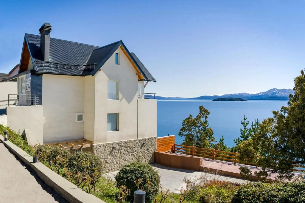 Lago apARTments