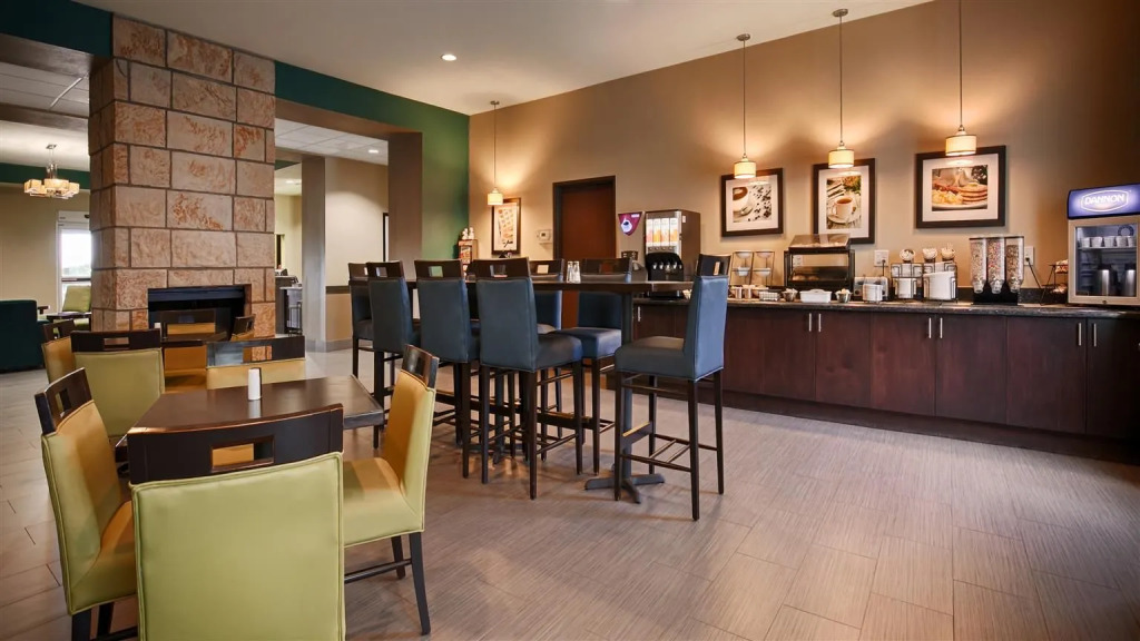 Best Western Plus Carrizo Springs Inn & Suites