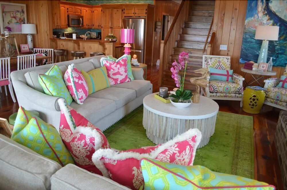 Fins to the Right - 6 Br Home