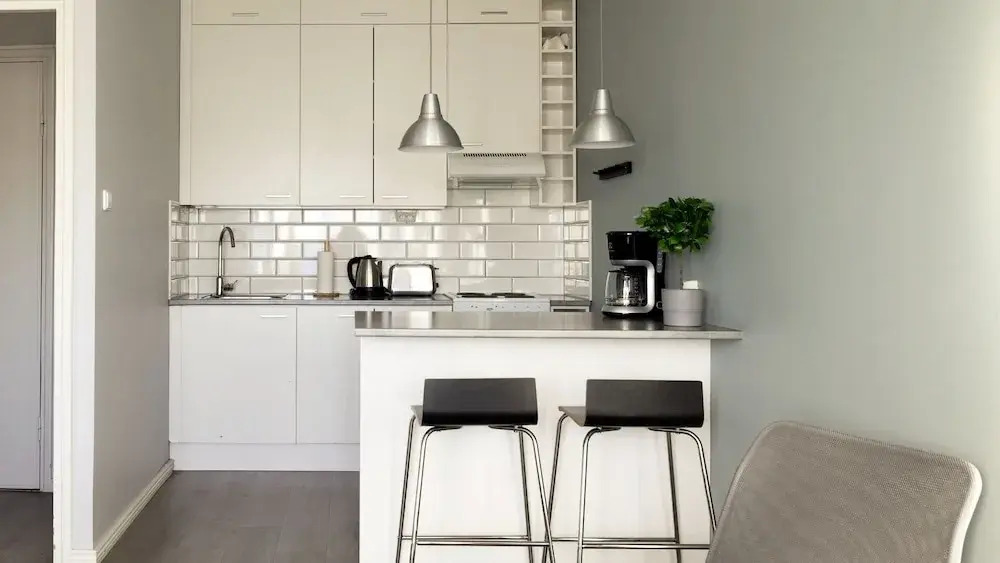 2ndhomes Central 1BR Top Floor Home
