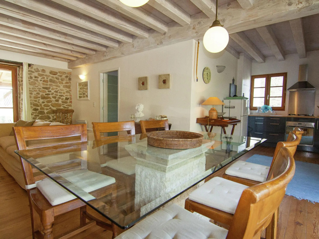 Beautiful domain with two heated swimming pools near a beautiful golf course