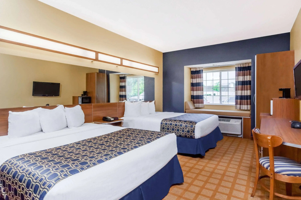 Microtel Inn & Suites
