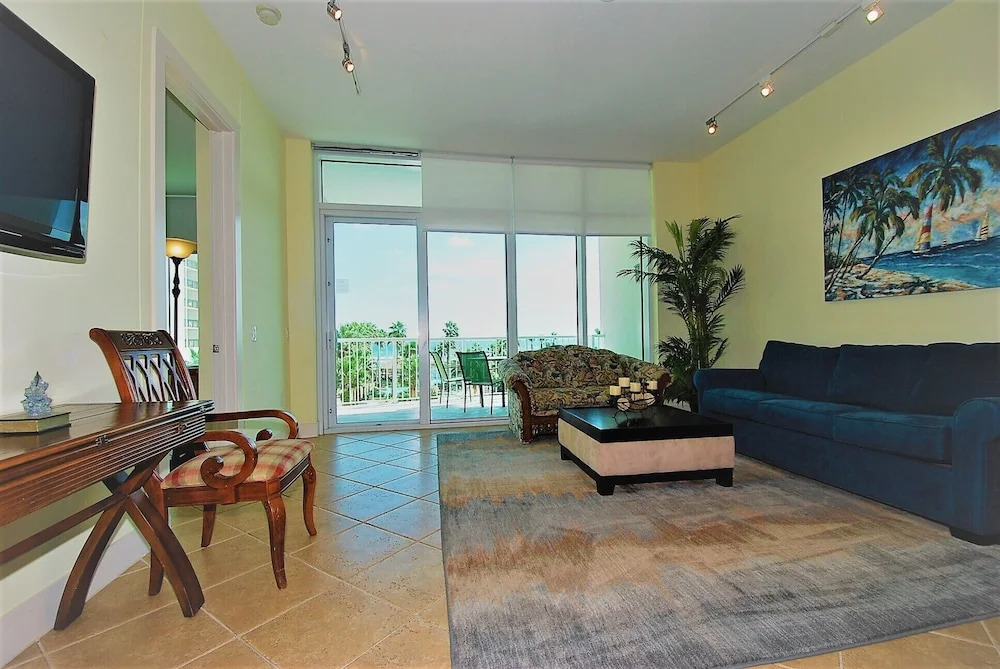 Sapphire Condo & Spa Unit #304 3 Bedrooms 2.5 Bathrooms Condo