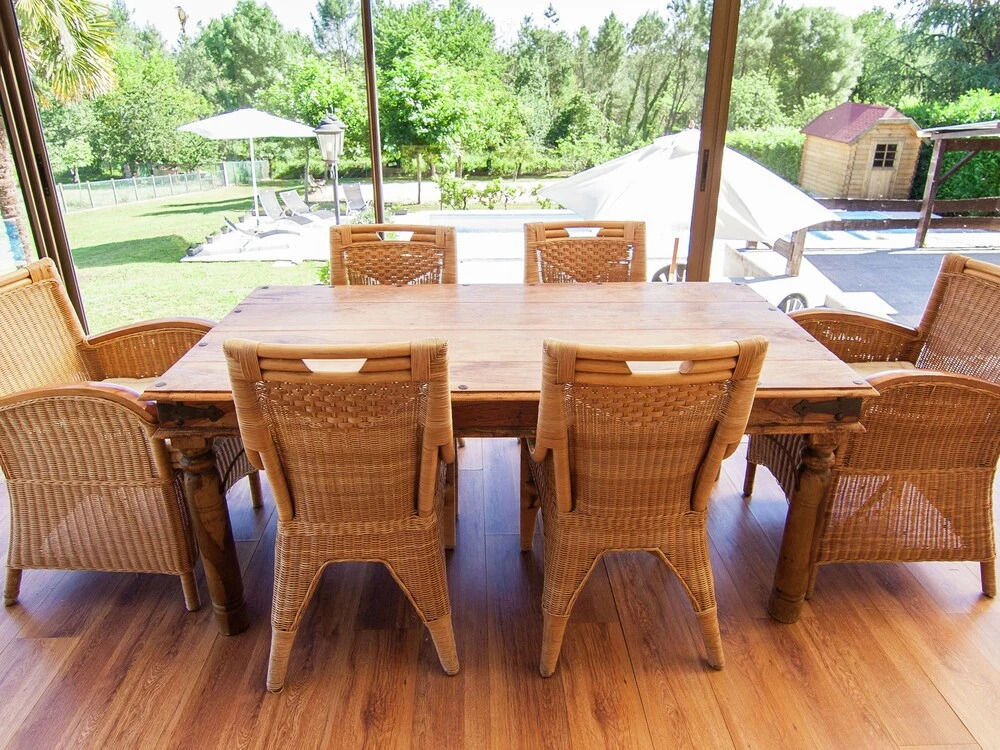 Cottage With Porch, Large Private Pool and Spacious Garden