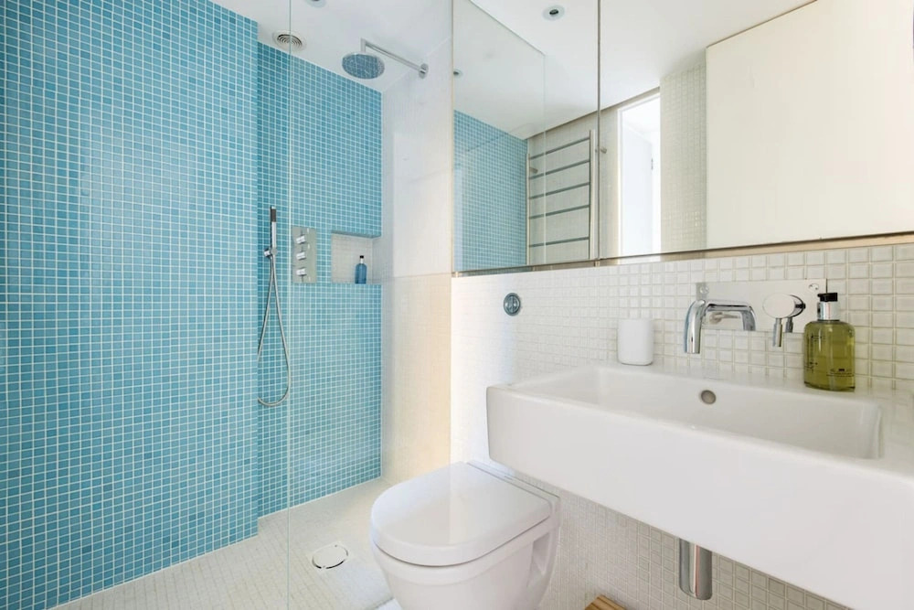 Bellevue Notting Hill 2 Bed by Holland Park