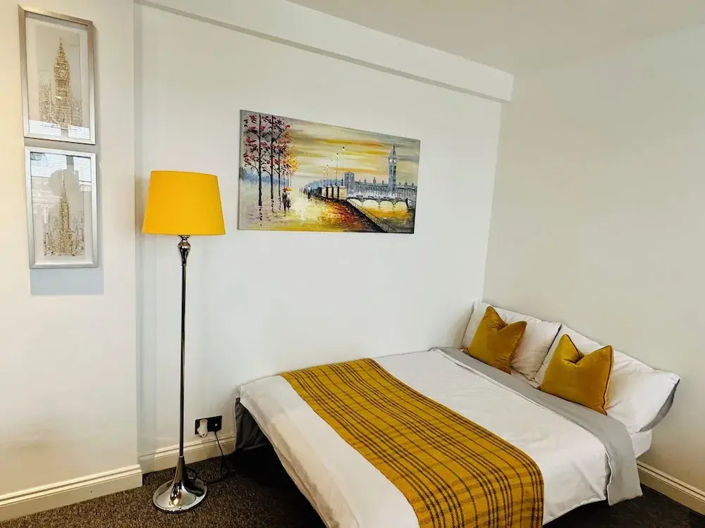 Camden Skyview Quality Apartment