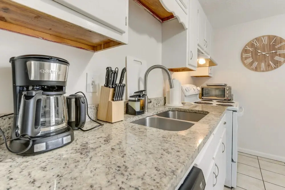 Quiet Vacation Rental in Peachtree City w/ Yard!