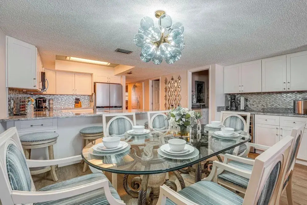 Beachfront Condo w/ Pool in Redington Shores