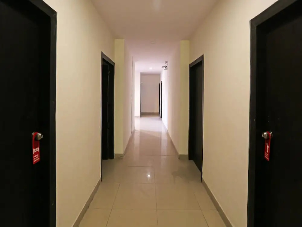 FabHotel F9 Noida Sector 51