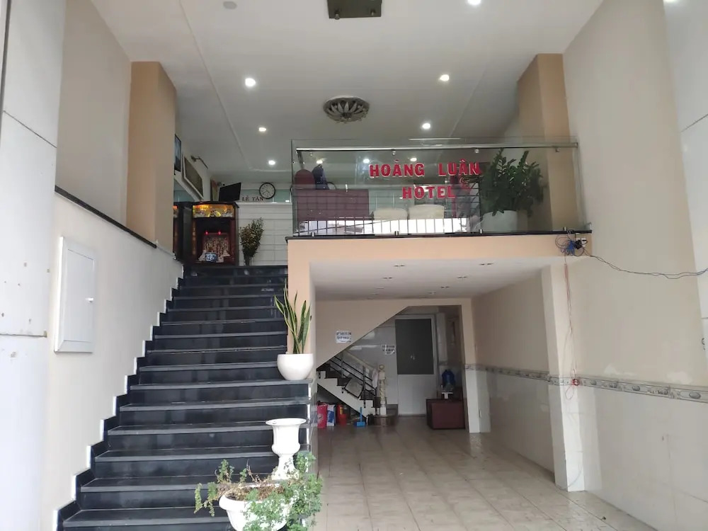 Duong Van Luan Hotel by OYO Rooms