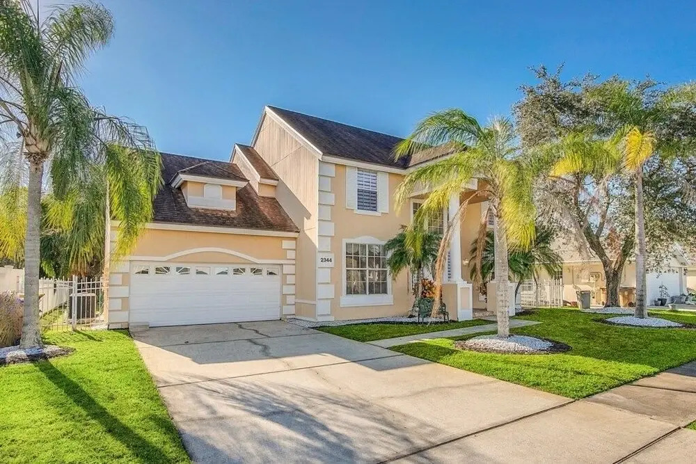 Gorgeous Floridian Style 5 Bed 3 Bath Pool Home 5 Bedroom Villa by Redawning