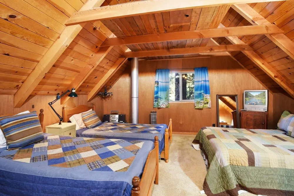 7 Minute Walk to Beach Chambers Landing Chalet