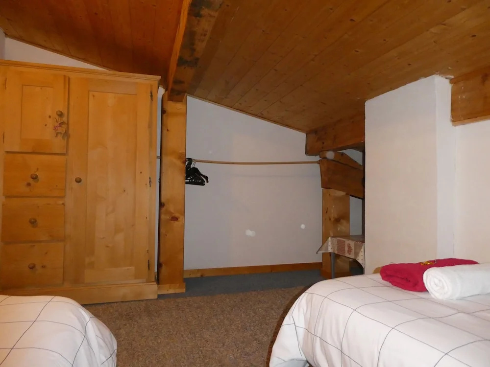 Central Hostel Chatel