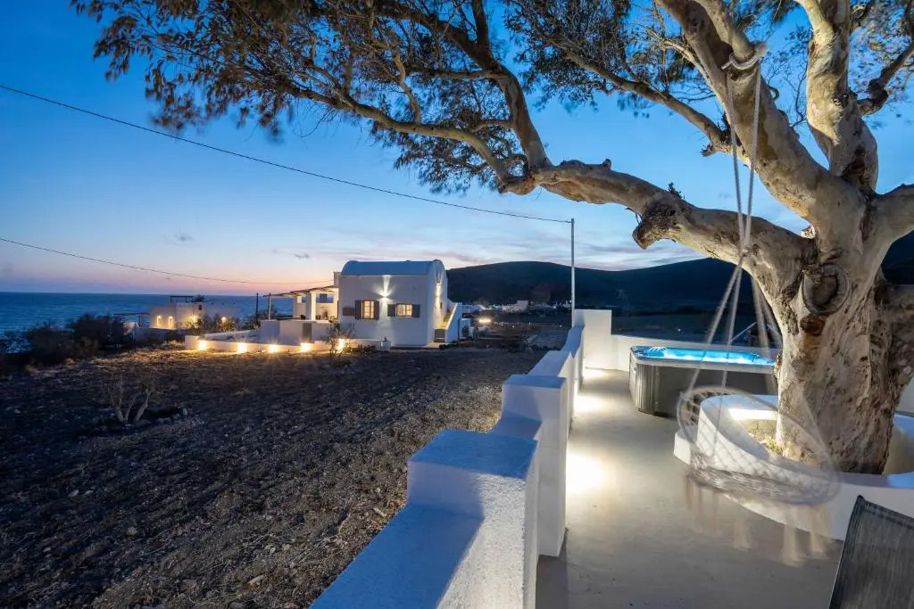 Red beach Harmony Suites Stone house