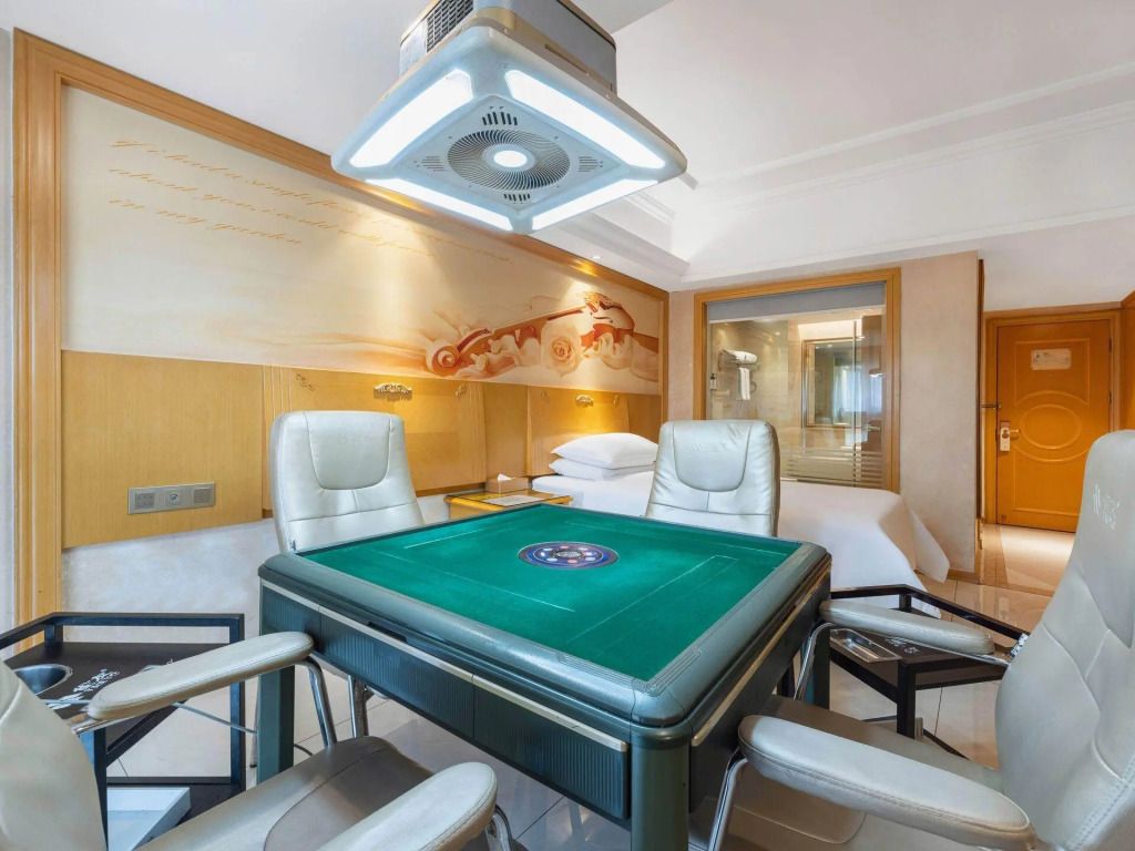 Vienna Hotel (Dongguan Huangjiang Meitang Subway Station Brnch)