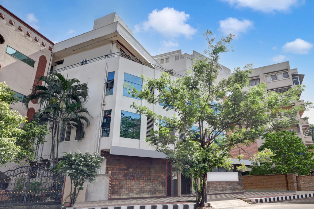 Super OYO Collection O jagadamba Junction near Beach Road