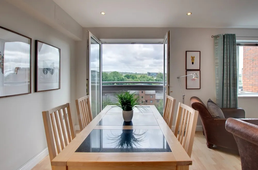2 Bed Sleeps 3 Newcastle Quayside Views