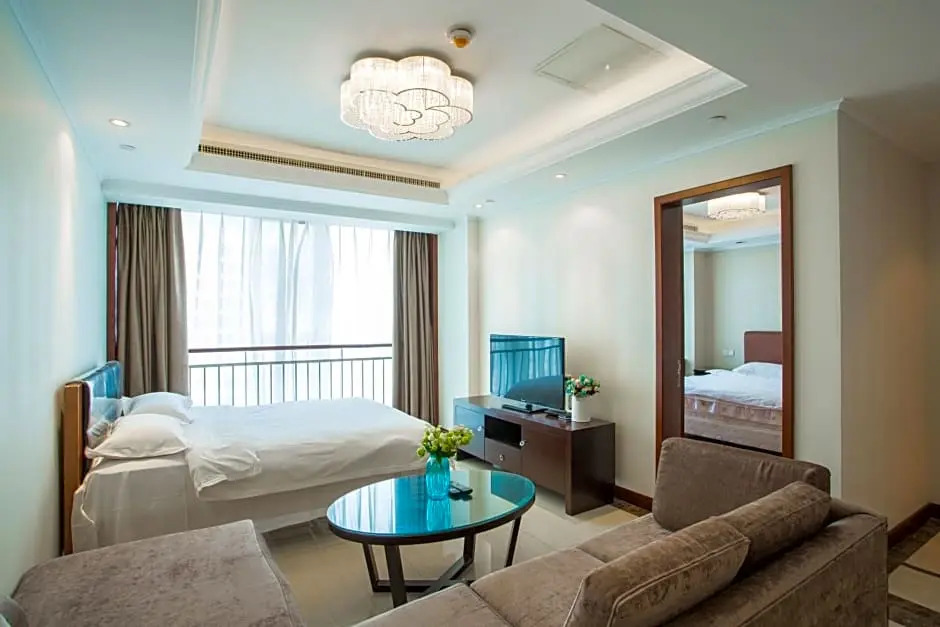 Qingdao Jinshan We+ Holiday Apartment (Wusi Square)