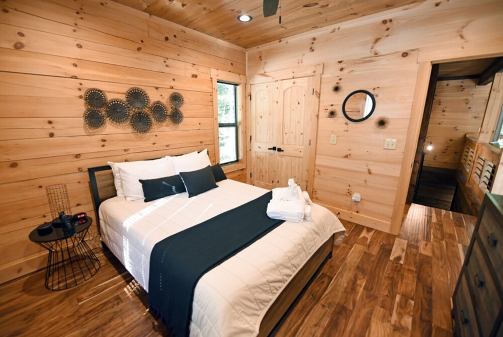 Hidden Creek Cabin by Escape to Blue Ridge