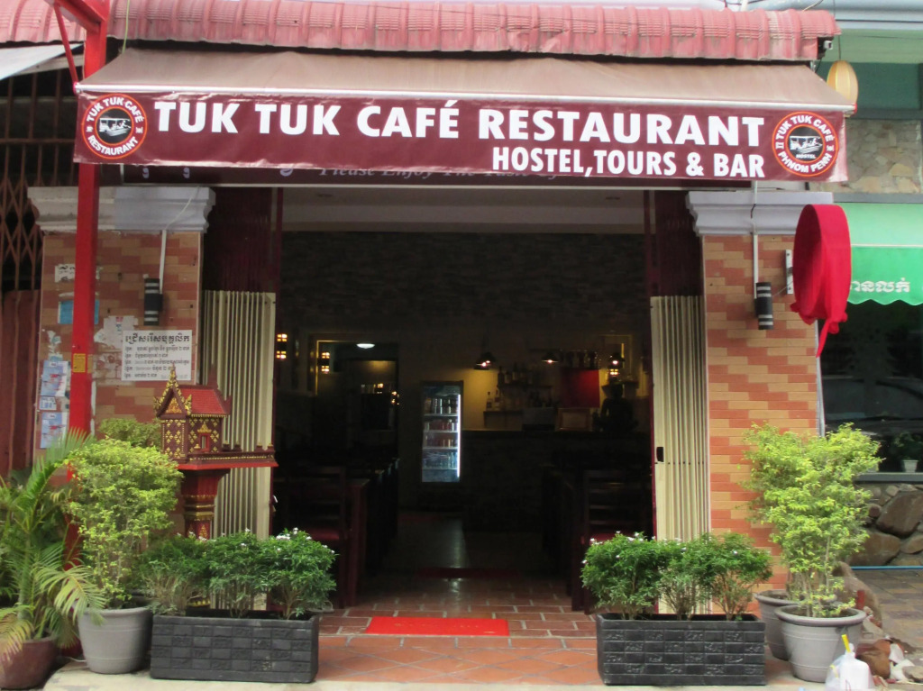 Tuk Tuk Hostel & Café