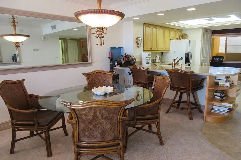 Harbour Pointe 1014 2 Bedrooms 2 Bathrooms Condo