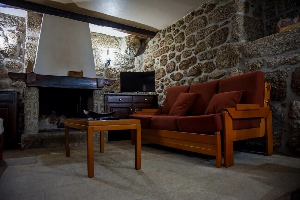 Rustic House with Swimming Pool, Vieira Minho by Izibookings