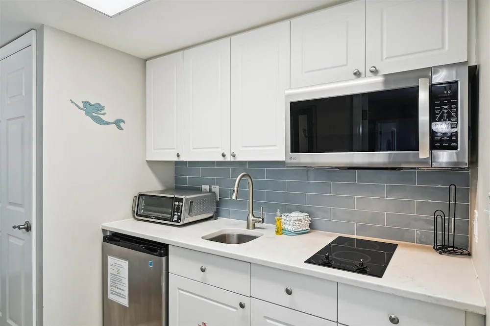 Seacrest 501AB is a Gulf Front 3 BR on Okaloosa Island by RedAwning