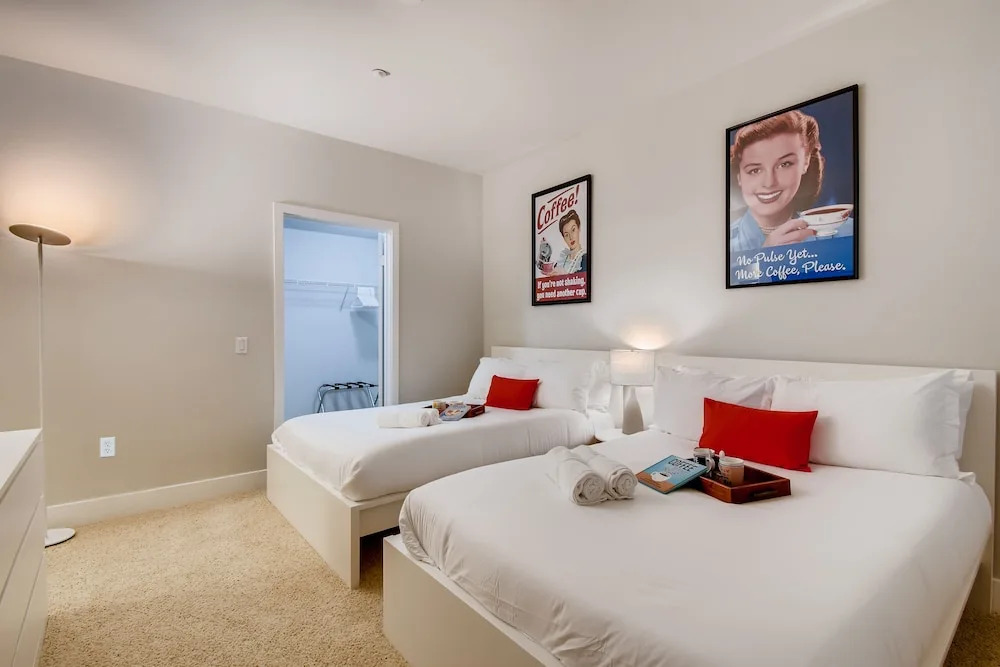 Spectacular Coffee Theme - Fast Wifi - Work Area - 2BR/2.5 Bath - Free Parking! (FV8)