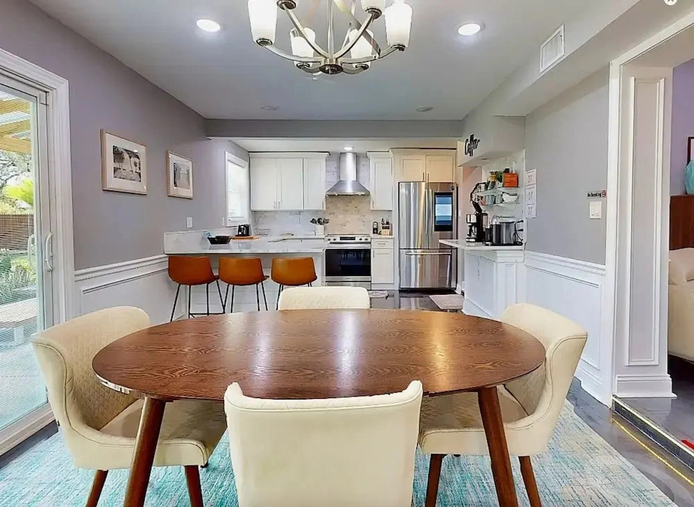 Spacious Dog-friendly House Near Beaches, Historic Downtown W/beach Access