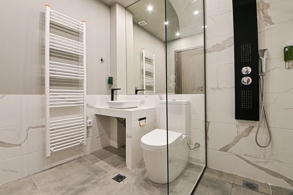 Thisean Modern Suites By Athens Stay