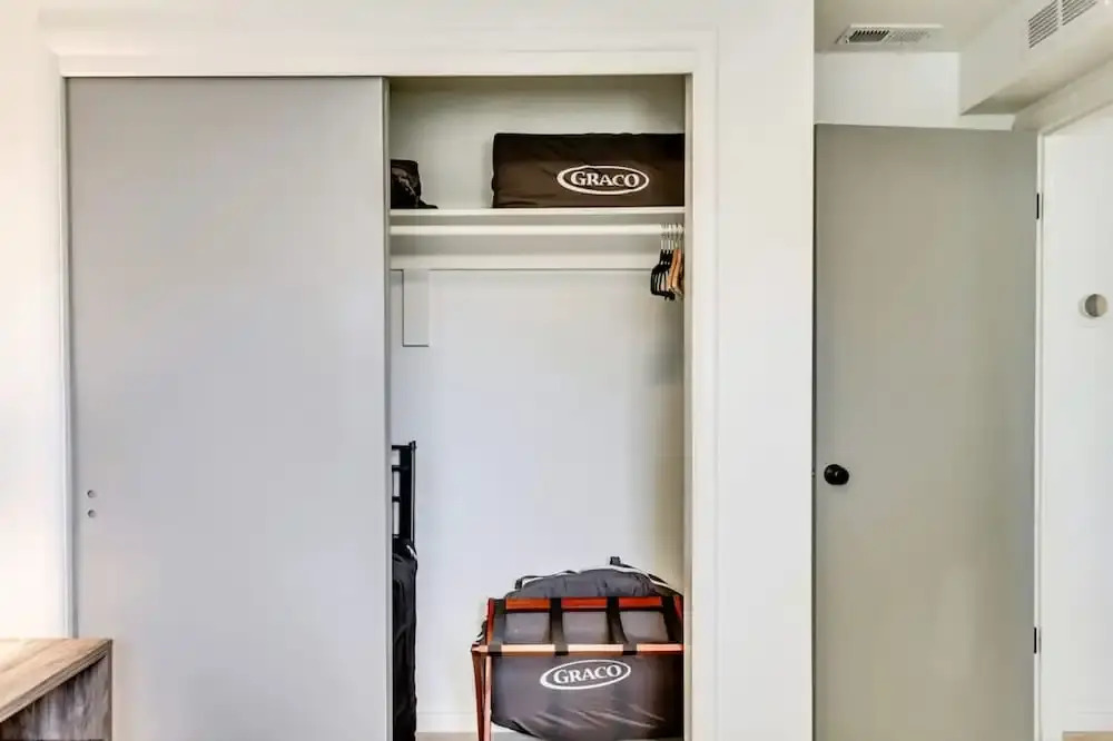 Convenient 2BR Apt w Covered Parking SLC