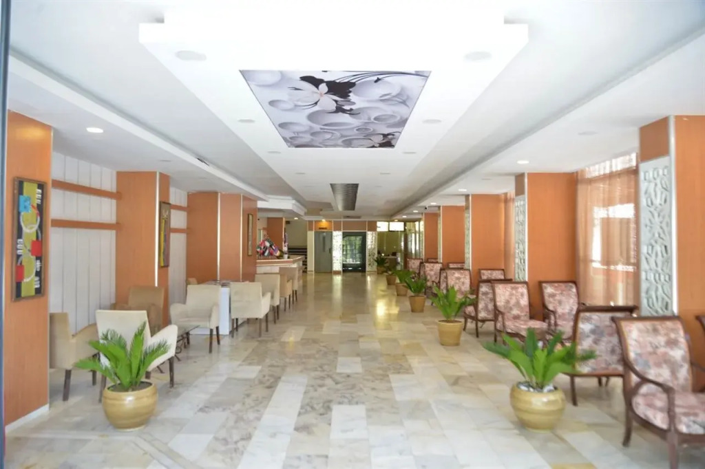 Vi̇va Beach Hotel