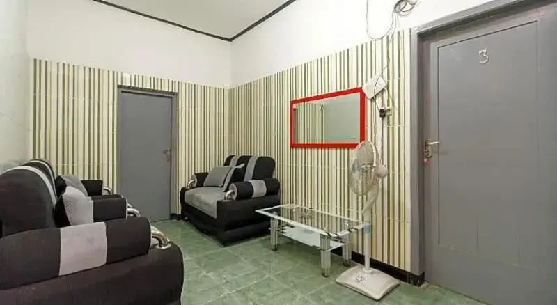 RedDoorz Syariah near Ciledug Station