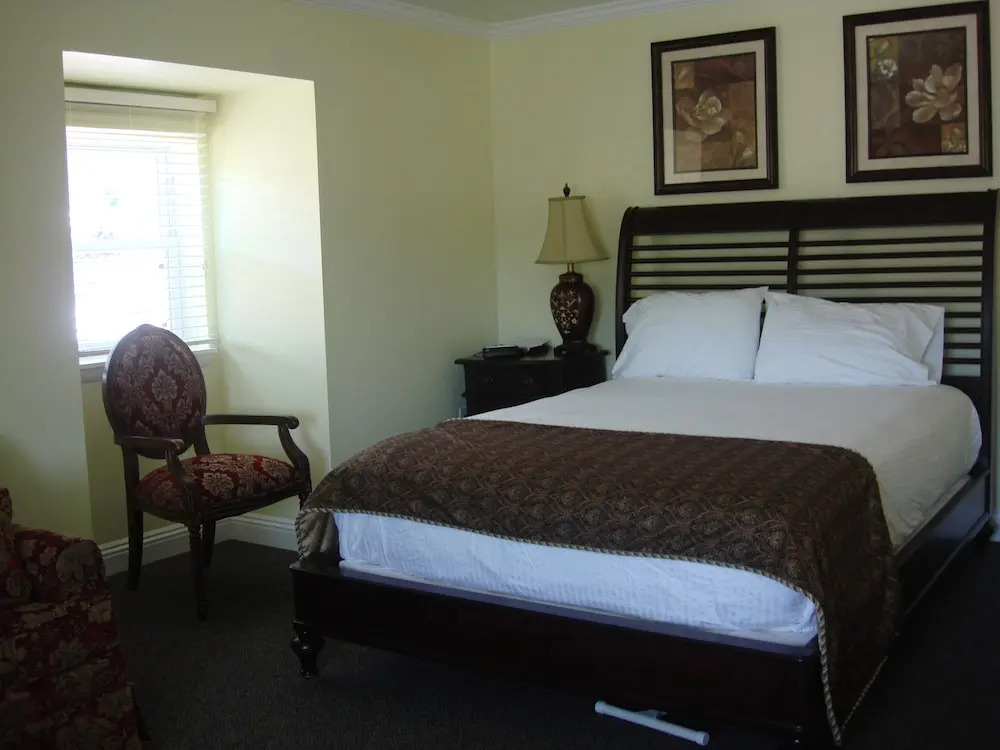 The City Hotel