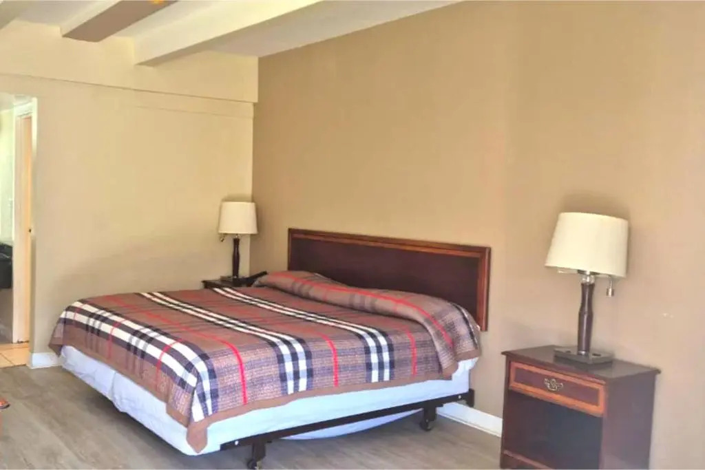 Saratoga Motel By Capital O Near Midway Airport Chicago IL