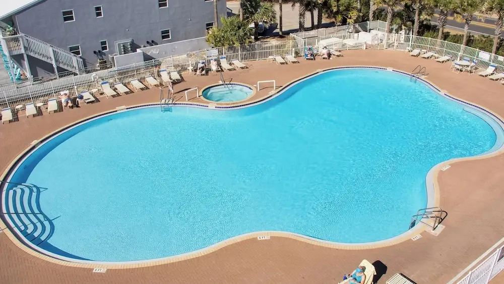 Tidewater Escape: 1br/2ba Beachfront Condo, Sleeps 6, Gulf Views & Comfort!