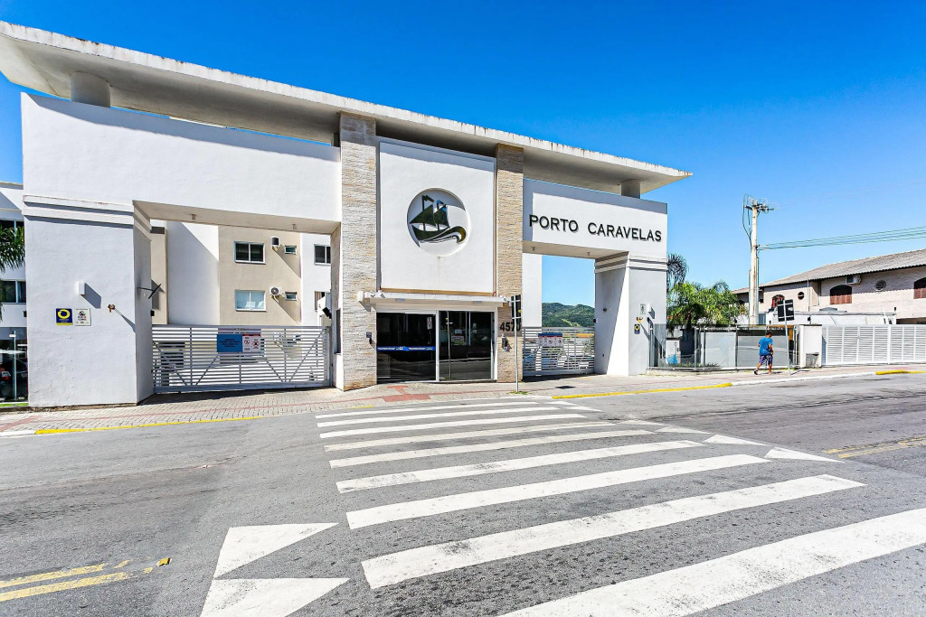 Apto Com Churrasqueira E Sacada Rpc306