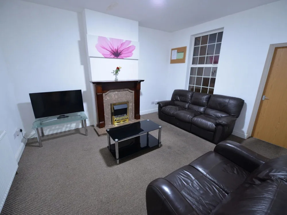 Simplistic Holiday Home in Coventry With Garden