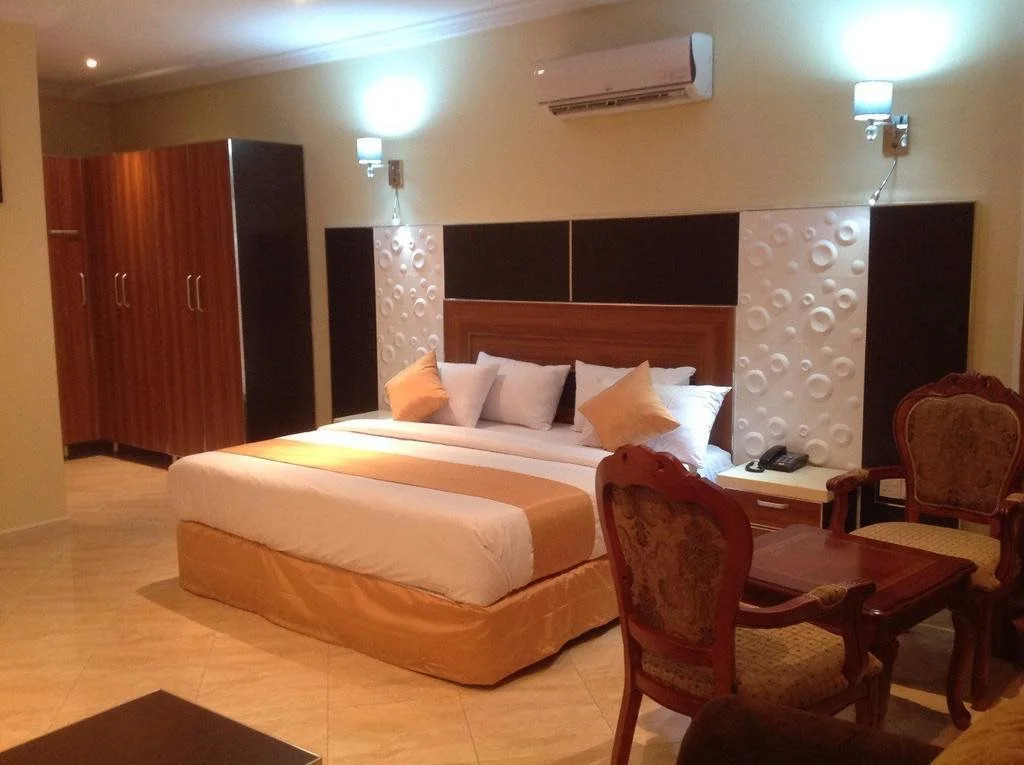 De Meros Hotel and Suites