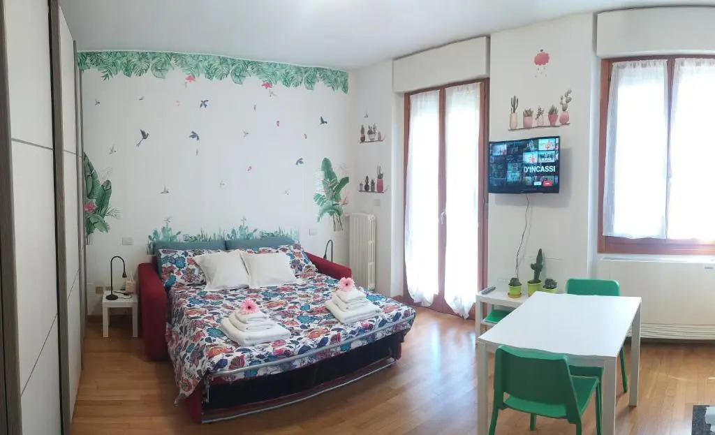 CASITA Monolocale colorato a 150mt da stazione