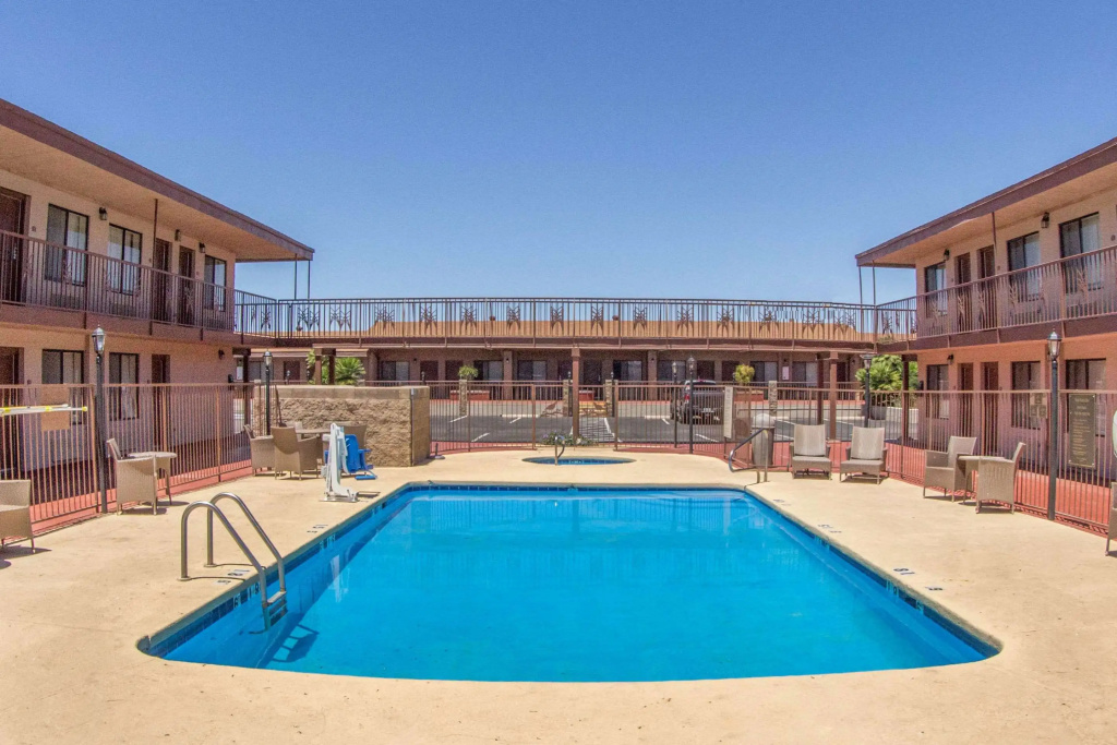 Quality Inn Benson I-10 Exit 304