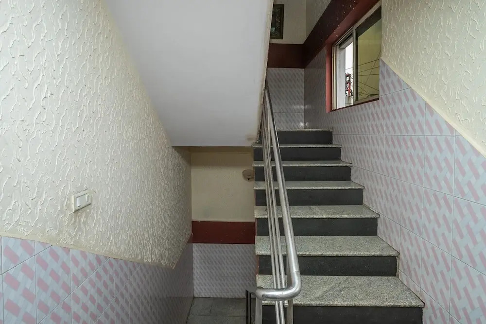 OYO 10435 Star Deluxe Lodge