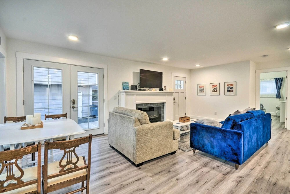 Modern Oregon House - 1/2 Mi From Rockaway Beach!