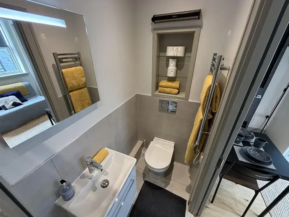 Sleeps 2 Studio -central Croydon London -wifi & Tv