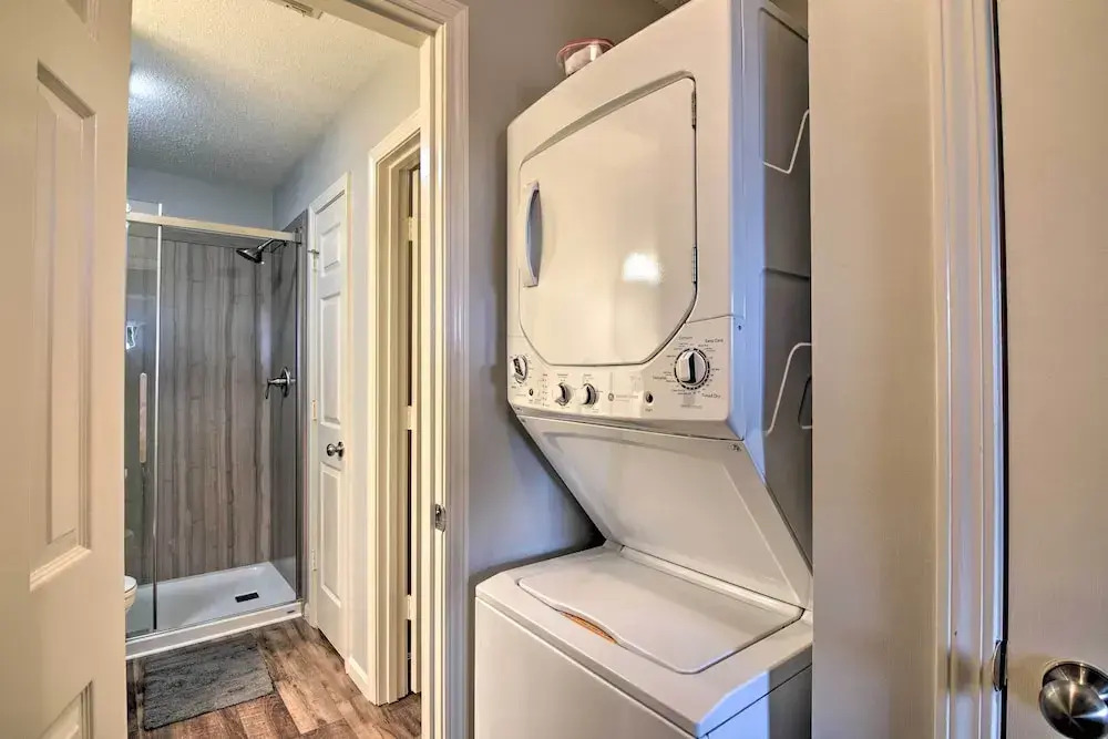 Indoor Pool! Pointe Royale Resort Condo in Branson