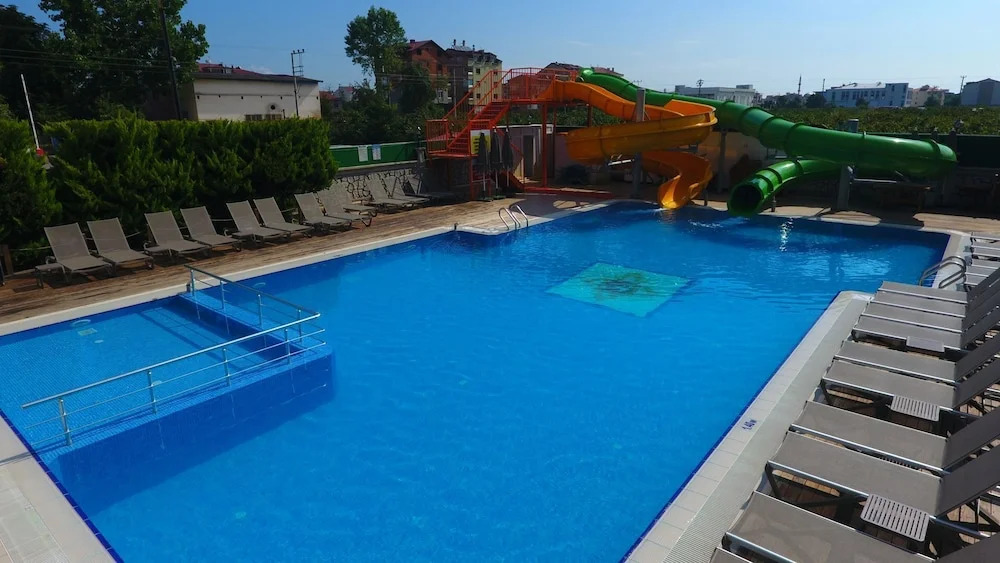Grand Ayzek Otel