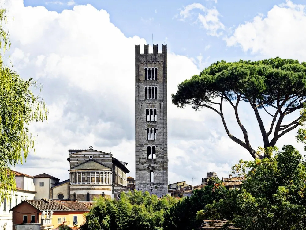 Apartment in Lucca Near Piazza Napoleone