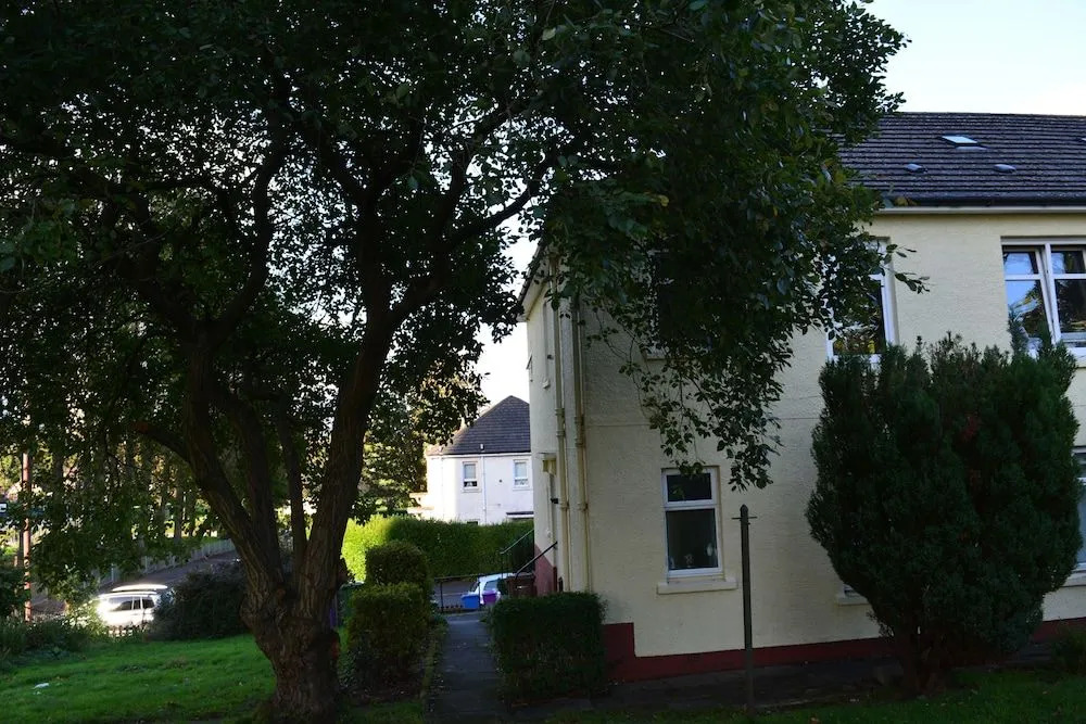 Glasgow Scotstoun Cottage Flat