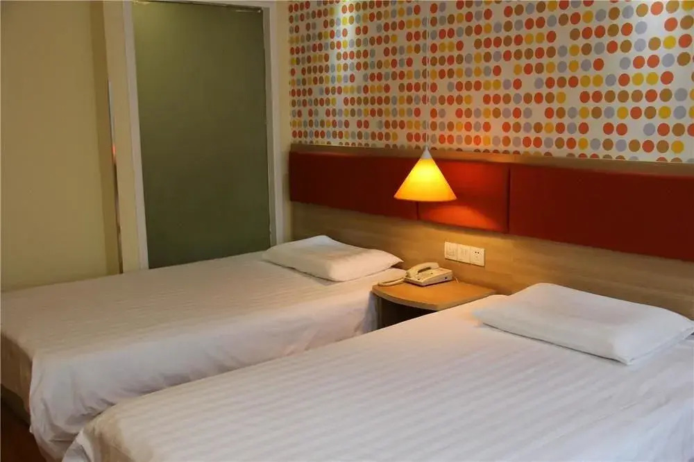 Home Inn Chengdu Kuanzhai Alley New City Square Branch