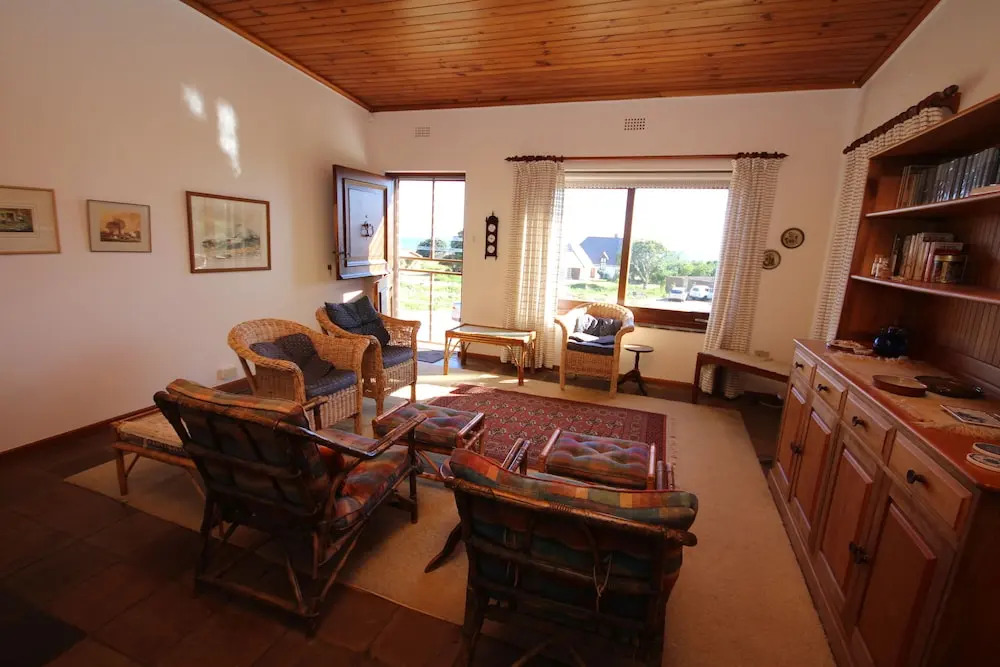 Bergroos is a Self-catering, Holiday Home Situated Close to the Botanical Garden